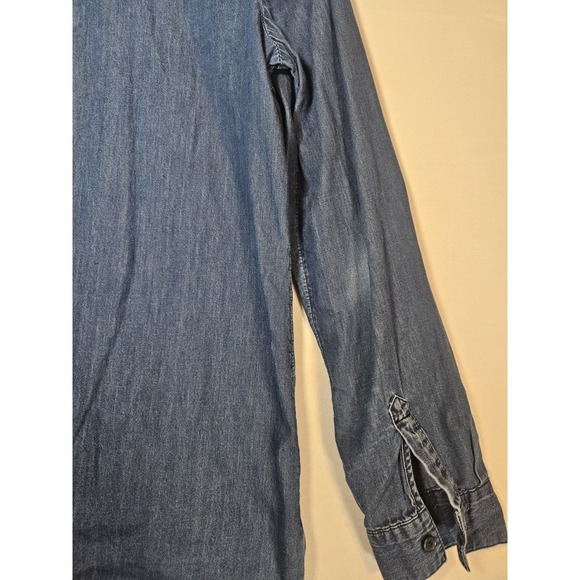 Lot Of 2 Old Navy Lightweight Denim Blue Long Sleeve Button Shirt Women's Small - Picture 8 of 16